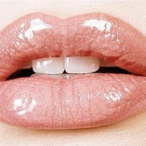 Remedii naturiste pentru buzele crapate